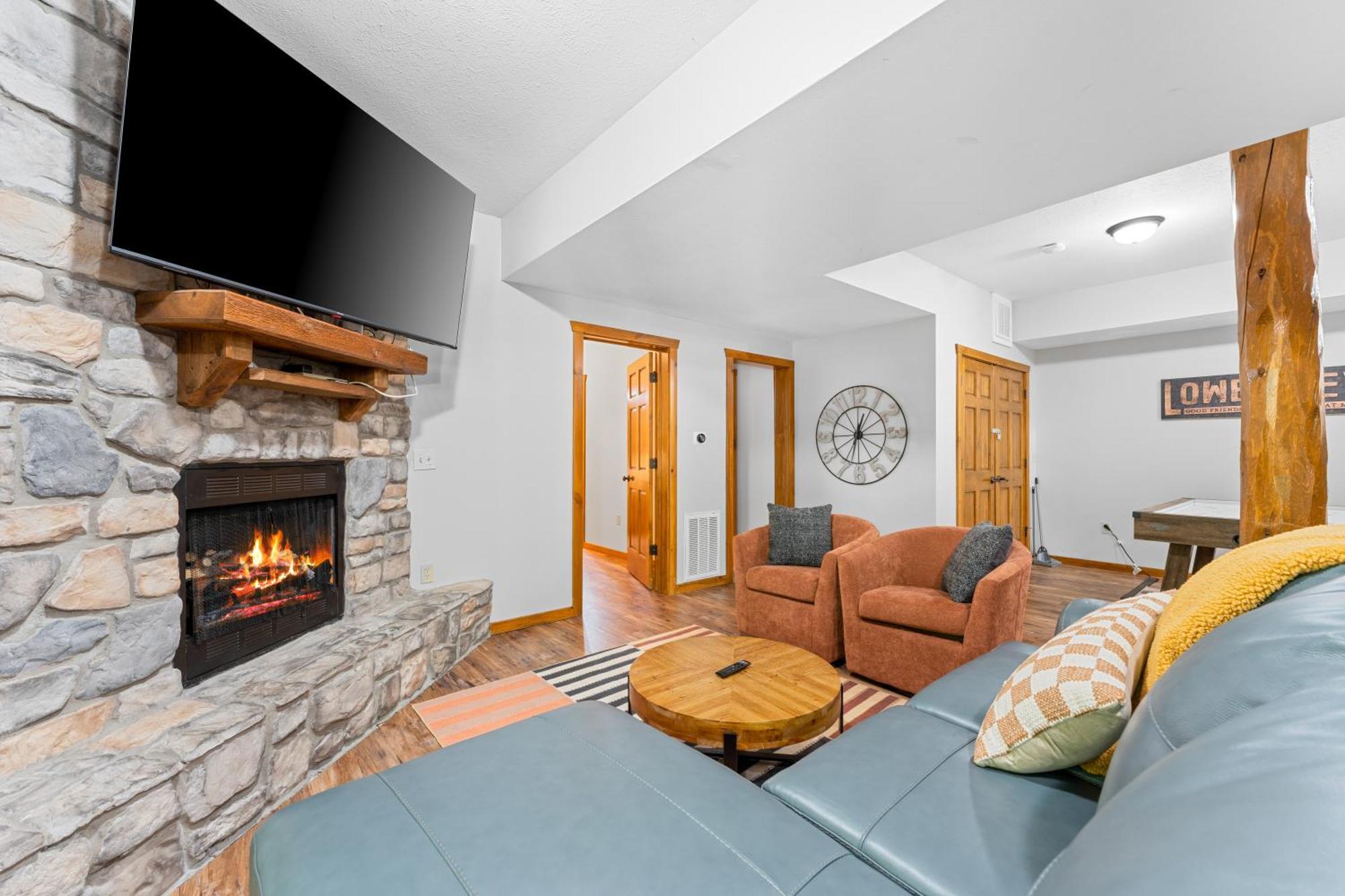 Holiday home 6bd 6bt New Clubhouse Indoor Pool 1 Min To Sdc Branson